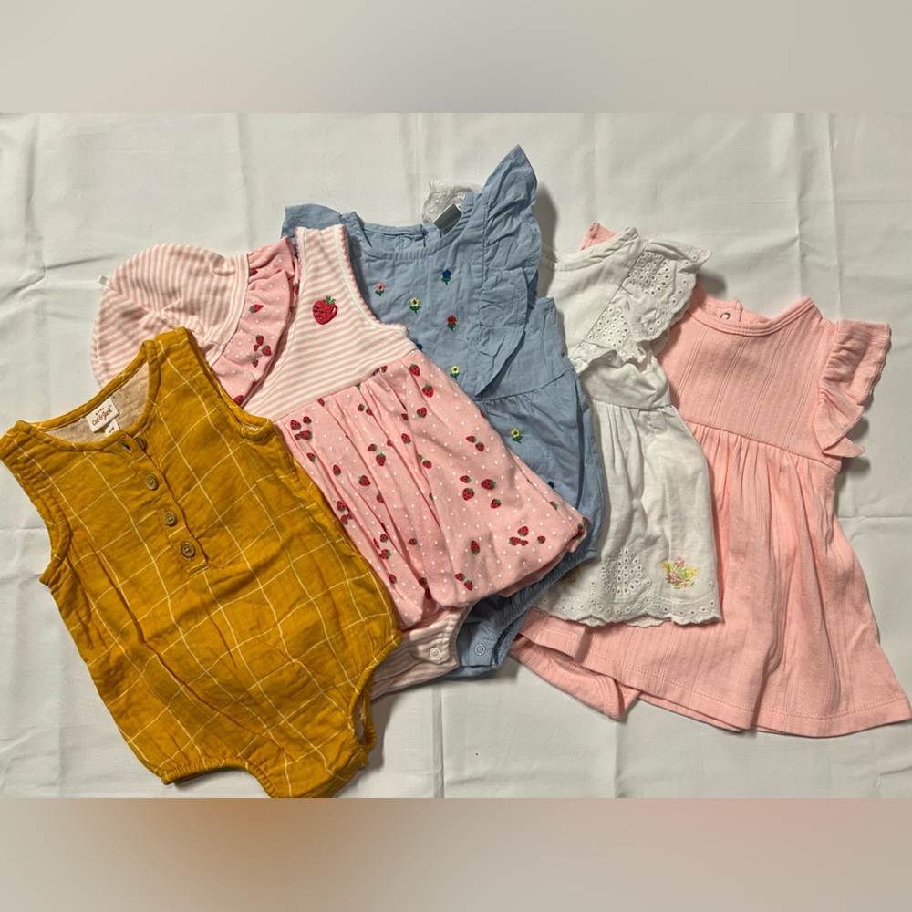 Bundle of 6 month old outfits.